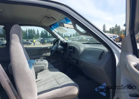 1998 Ford F-150 Lariat/Standard/Xl/Xlt из США, поврежденный, VIN 2FTZX18W0WCA49850